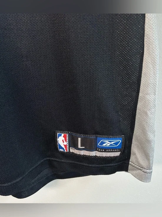 Vintage Reebok NBA San Antonio Spurs Tim Duncan #21 Jersey Sz L Nylon Black EUC - Picture 6 of 9